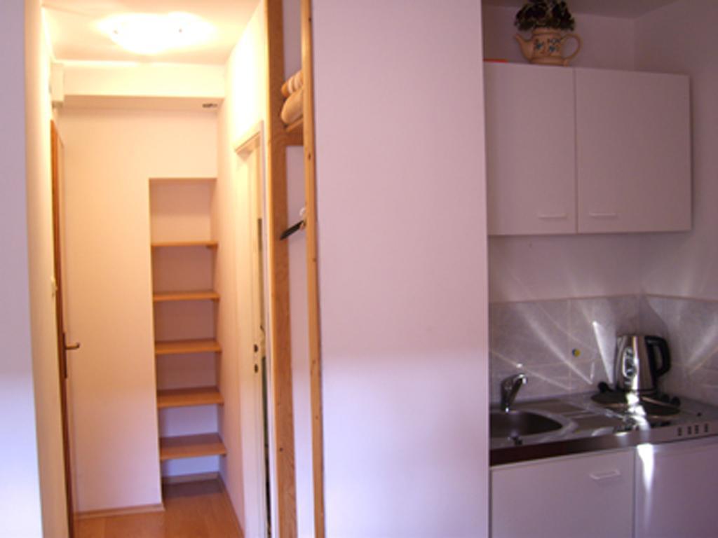 Dobra Apartments Trogir Oda fotoğraf